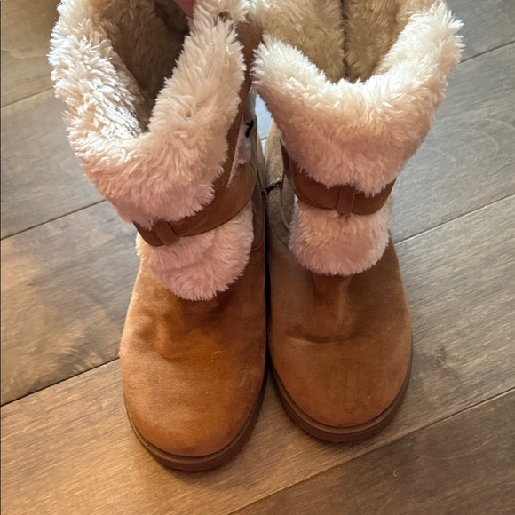 Brown Suede Boots w - Picture 2 of 7